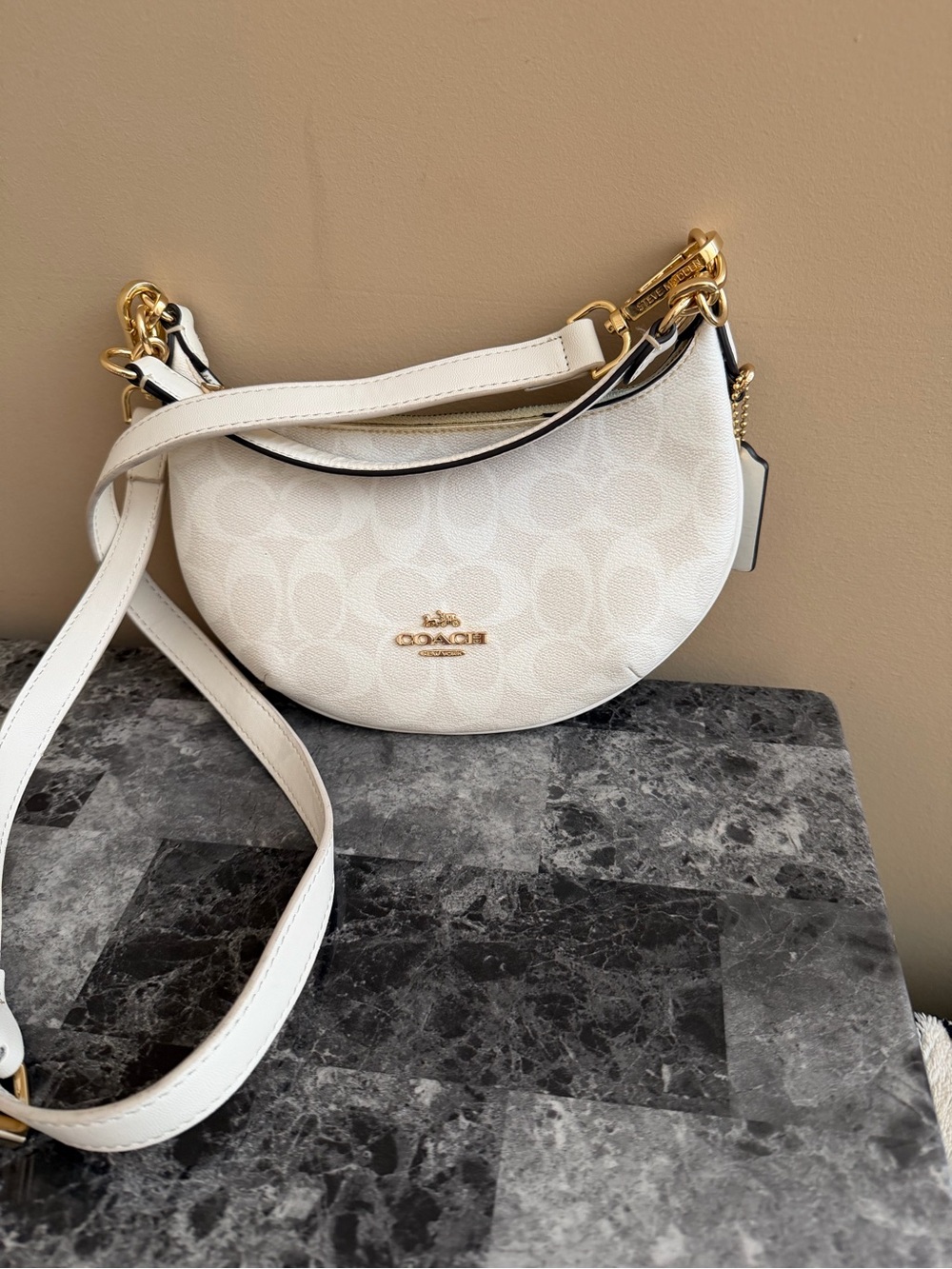 Coach Payton Mini Hobo bag white and gold - Picture 14 of 14